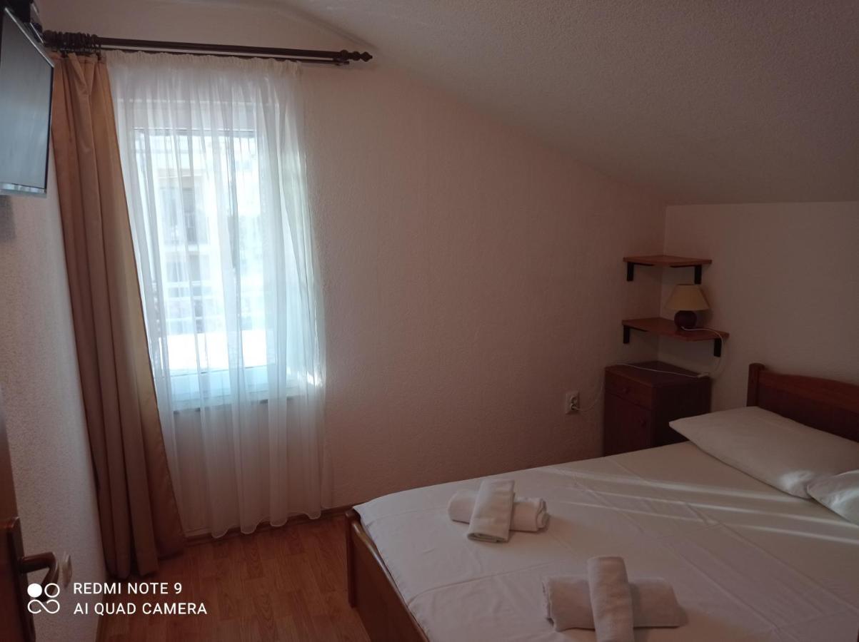 Apartments Mihovil Omiš Екстериор снимка