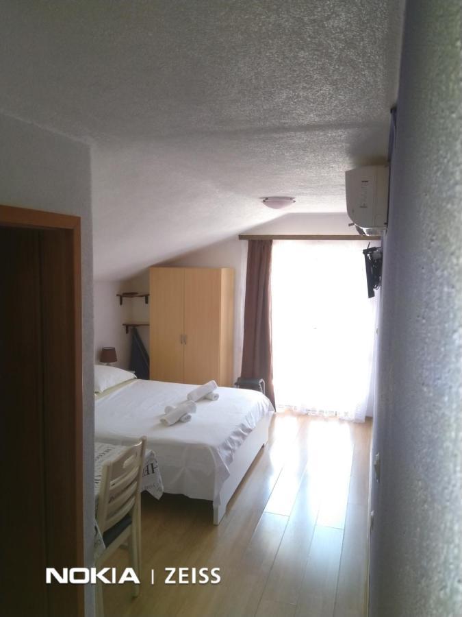 Apartments Mihovil Omiš Екстериор снимка