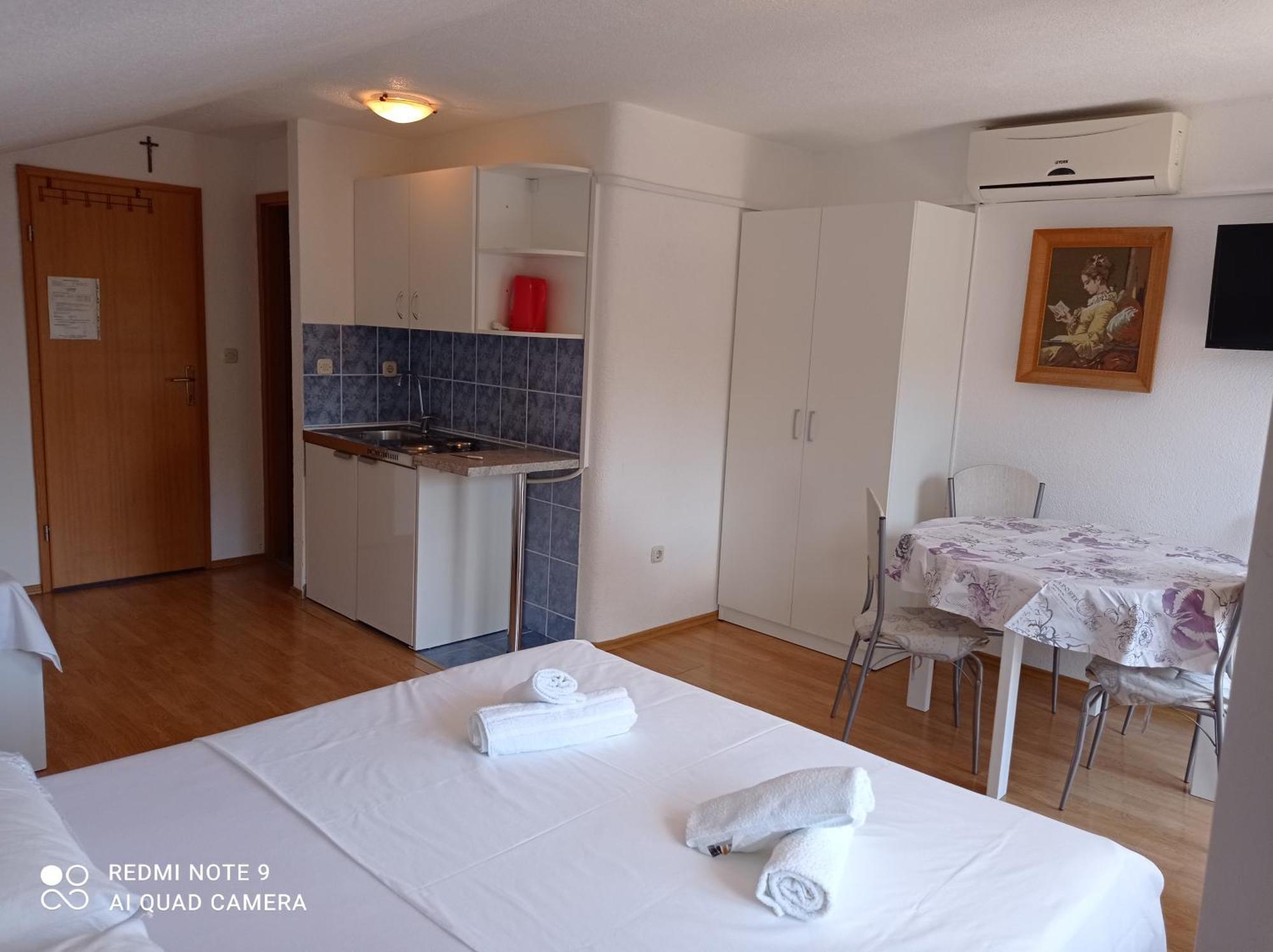 Apartments Mihovil Omiš Стая снимка