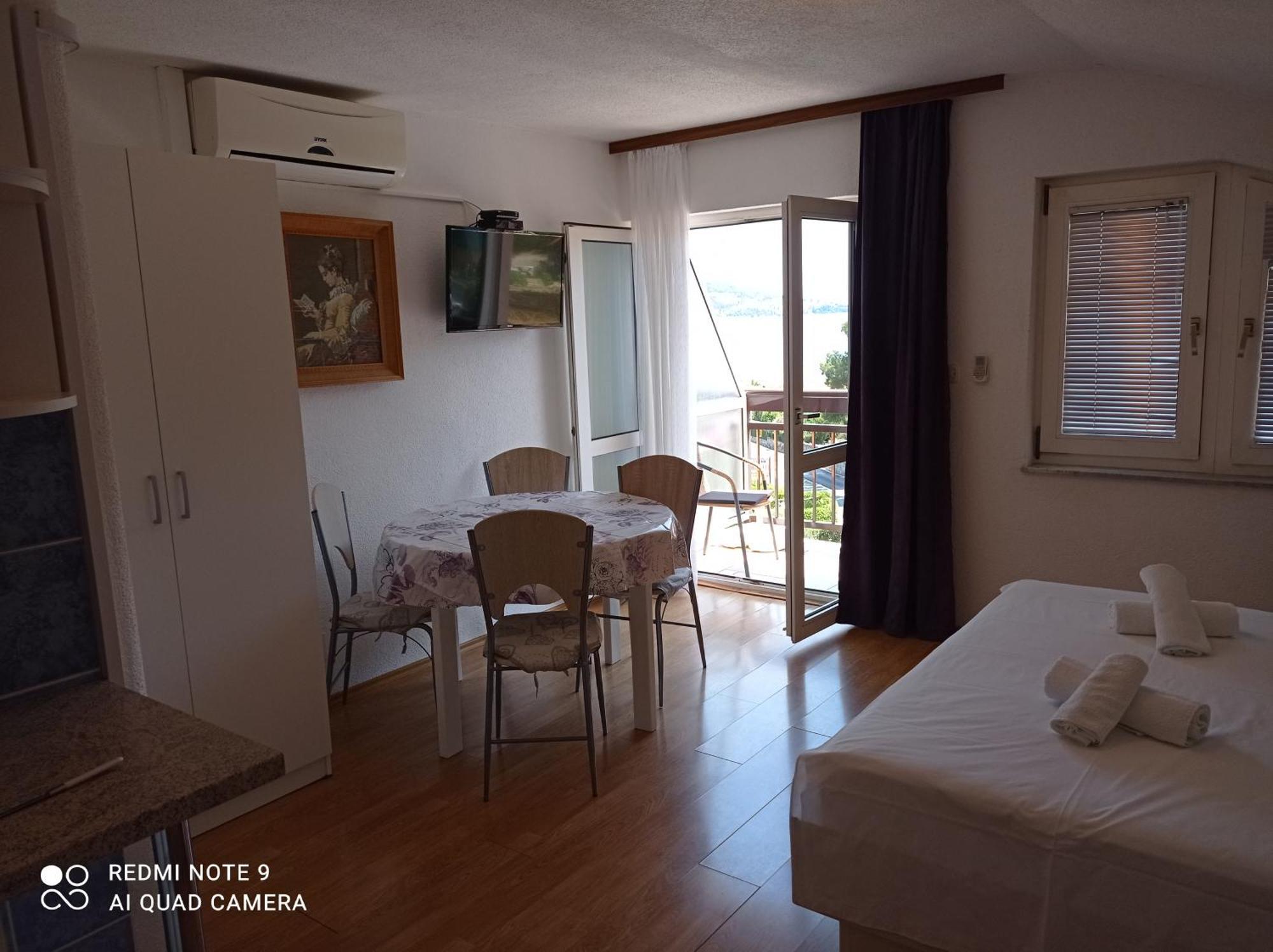 Apartments Mihovil Omiš Стая снимка