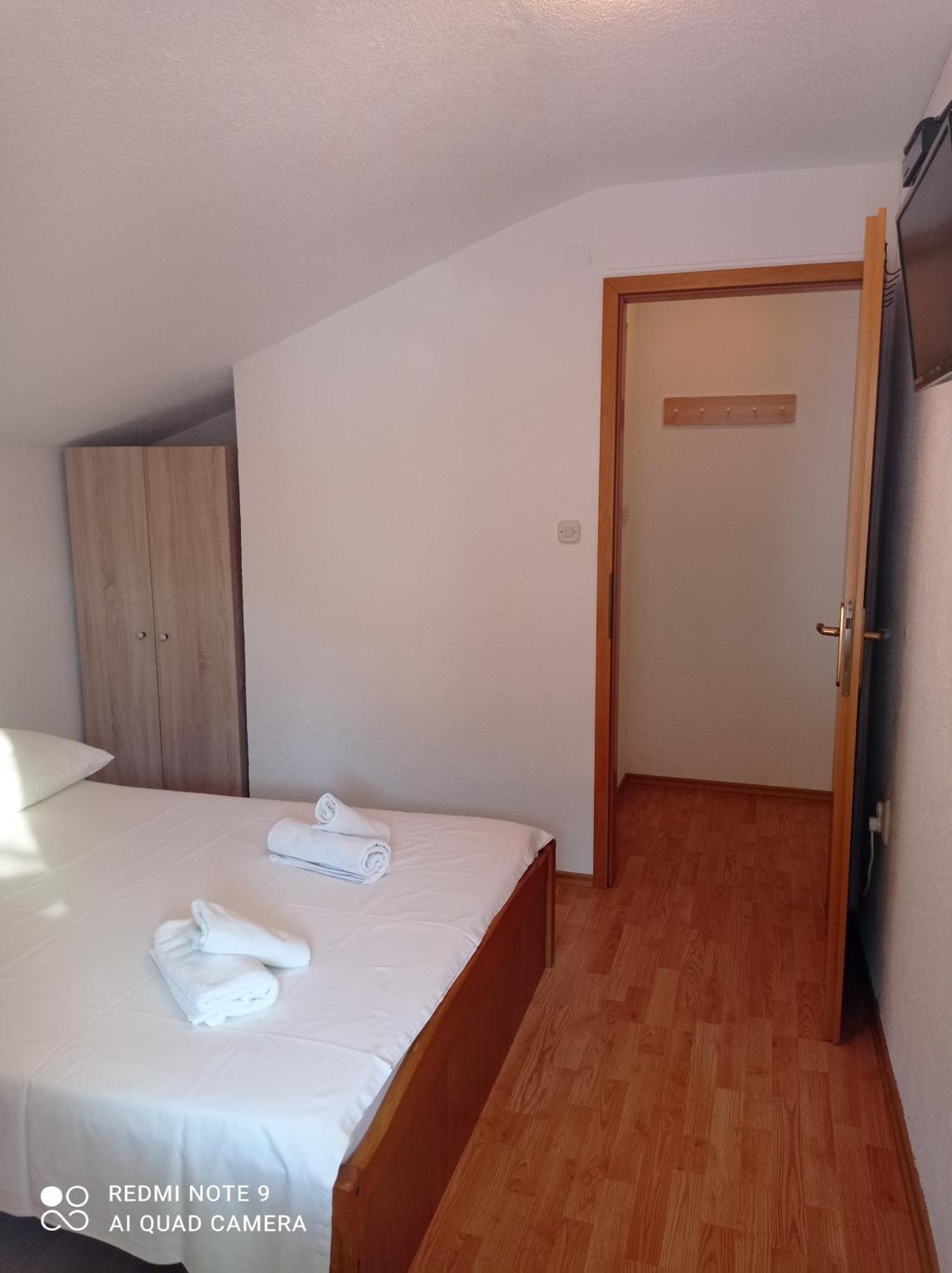 Apartments Mihovil Omiš Стая снимка
