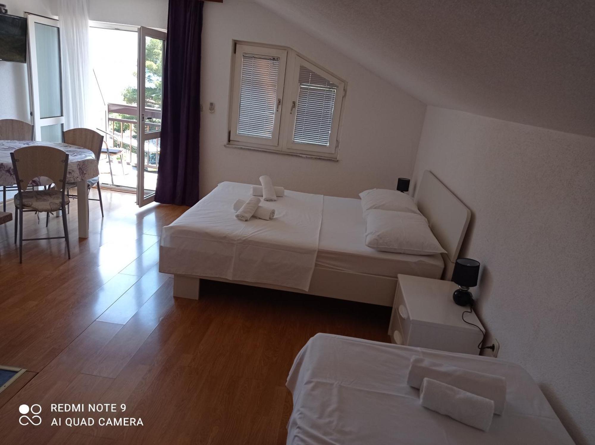 Apartments Mihovil Omiš Стая снимка