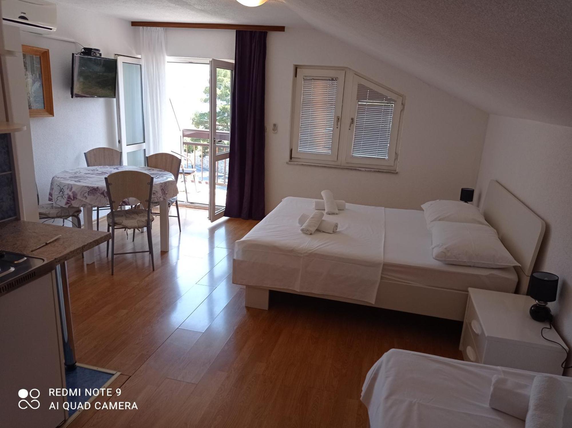Apartments Mihovil Omiš Стая снимка